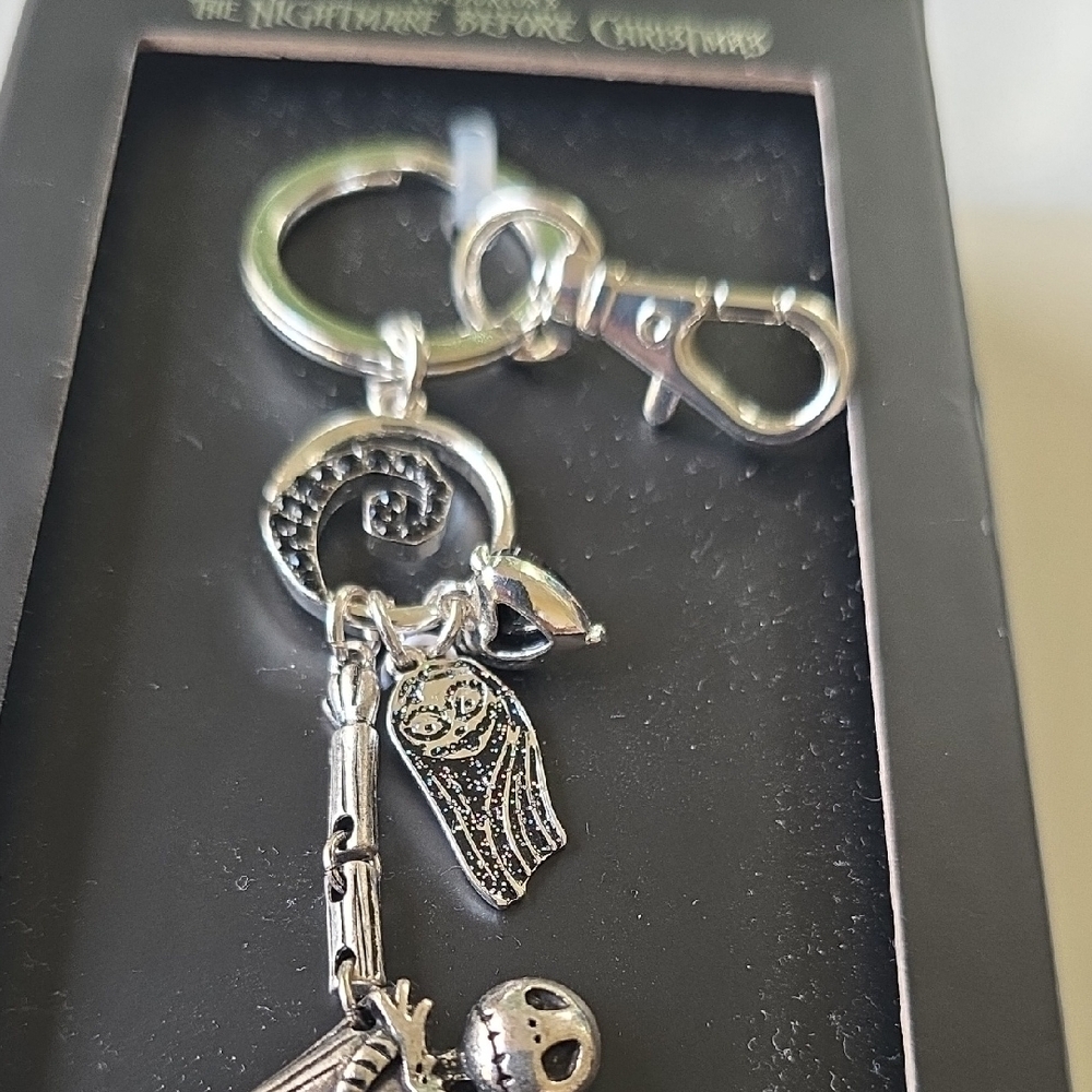 Silver Skeleton Keychain - Picture 3 of 6